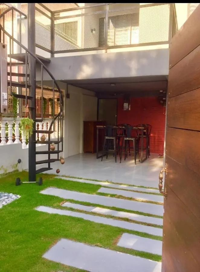 Konukevi Alimama Guesthouse Melaka With Balcony Malezya